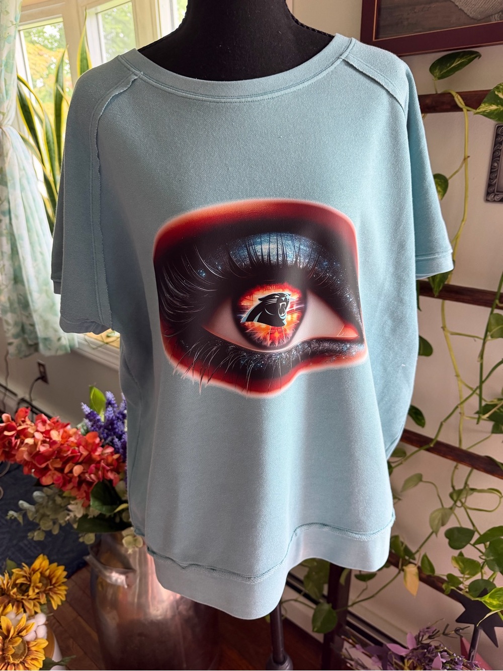 Carolina Panther Eye Graphic Wall Art Print Tee Short Sleeve Sweatshirt